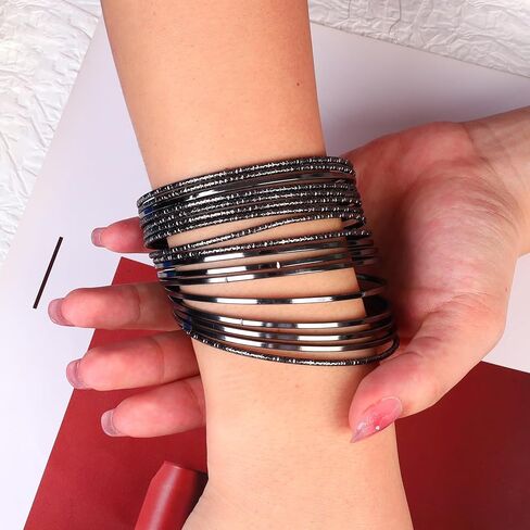 مجموعة أساور وأساور معدنية سوداء متعددة التركيب من 80S للنساء، مجموعة مجوهرات بوهو متعددة الطبقات وقابلة للتكديس. in Kuwait