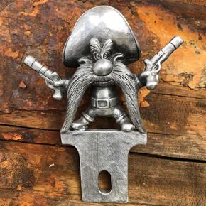 Coyote Trucks Hood Ornament Cartoon Vintage Car Ornaments Inspired by The Classic Animation Metal Rocket Hood Decoration Suitable for All Types of Cars Bonnet Motorcycles Styling