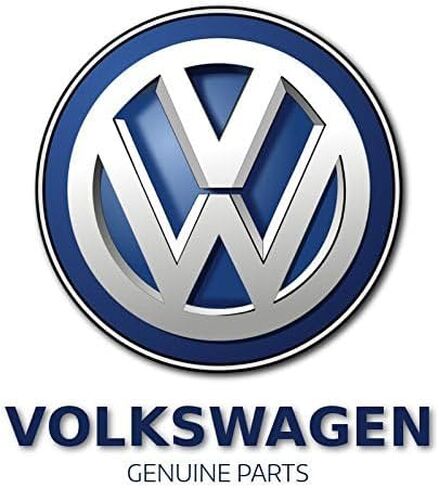 2016-2017 فولكس فاجن باسات و2015-2016 جيتا شعار الشبكة الأمامية in Saudi Arabia