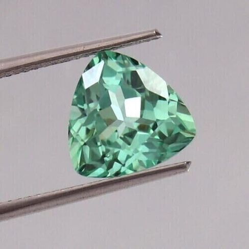 4+ct Natural Blue Green Montana Sapphire Certified Trillion Cut Loose Gemstone for Making Jewelry, Aqua in Saudi Arabia