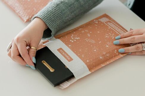 رسائل بريدية قابلة للتحلل البيولوجي من إمباك - 25 حزمة مقاس 10 × 33 سم - مظاريف شحن ذاتية الغلق ومضادة للتلاعب للشركات الصغيرة - حقائب بريدية مقاومة للماء - مقاومة للتمزق والثقب - حجر رملي مرصع بالنجوم in Kuwait