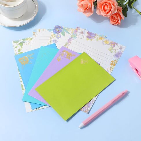 مجموعة الورق والأظرف الثابتة، 24 قطعة من ورق القرطاسية المبطنة مع 12 قطعة من المظاريف اللطيفة المزخرفة، ورق كتابة الحروف على شكل زهور لدعوات رسائل الحب وهدايا أمنيات العطلات in Saudi Arabia