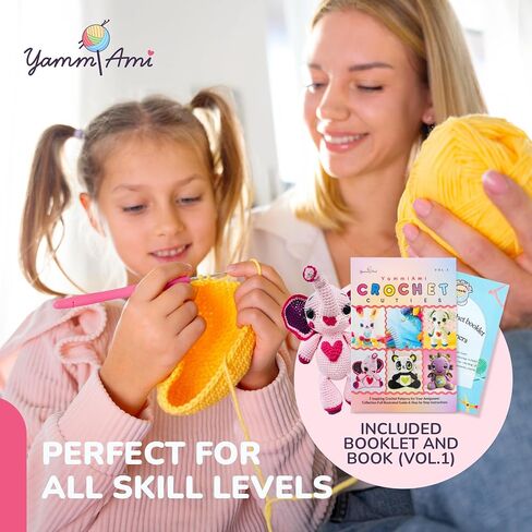 مجموعة كروشيه YammiAmi للمبتدئين - إجمالي 2550 ياردة - 15 خصلة غزل بلون واحد 60 جم، حقيبة، 3 خطافات كروشيه مطاطية 3-5 مم، 2 إبرة بلاستيكية، 10 علامات غرز، كتاب أميجورومي، العيون والأنف in Saudi Arabia