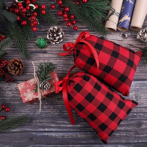 Aneco 12 قطعة صغيرة من القطن لعيد الميلاد منقوشة باللون الأحمر والأسود حقيبة برباط منقوشة مقاس 7.8 × 5.9 بوصة لتخزين كيس تخزين عيد الميلاد وحقيبة حلوى وحقائب هدايا للحفلات مع 20 بطاقة عيد الميلاد in Kuwait