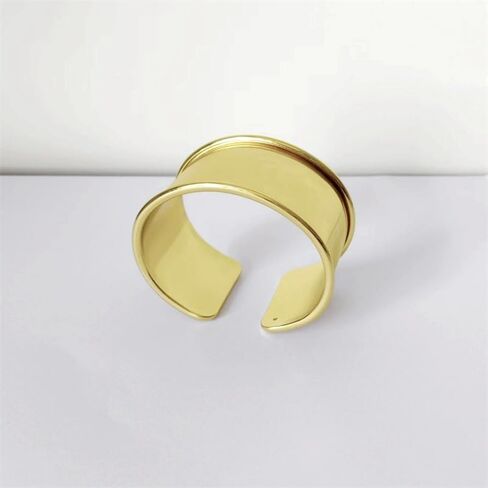 Gold Bangles for Women Chunky Gold Bracelet Cuff Bracelet Gold Bracelets for Women Non Tarnish Statement Bracelet Jewelry Gifts Popular Bracelets for Women in Saudi Arabia