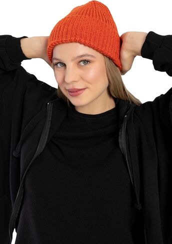 Seamless Beanie Cap, Acrylic Unisex Winter Beanie in Kuwait