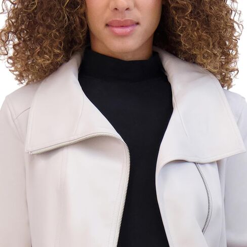 سترة Kenneth Cole النسائية من الجلد الصناعي بسحاب مع ياقة على شكل ظرف in Saudi Arabia