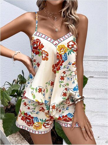 طقم ملابس بوهو للسيدات من MakeMeChic مكون من قطعتين مطبوع عليه زهور بحاشية واسعة وسروال قصير بأرجل مستقيمة in Saudi Arabia