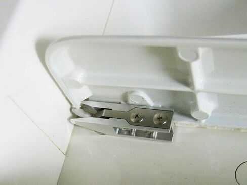 [Sewing-JP] Old BERNINA Table "Claw Hook" Pair Clip Suitable Repair Parts /1000 Series Sewing Machine in Saudi Arabia