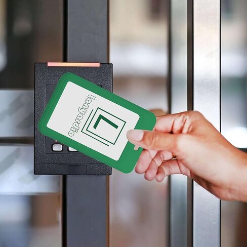 قطعة واحدة من حامل شارة الهوية مع نوافذ مزدوجة الجوانب وحافظة من البلاستيك الصلب الأفقي وحقيبة حماية للبطاقات السوداء لبطاقات الهوية المدرسية والمكتبية وبطاقات الائتمان وبطاقات المفاتيح ورخص القيادة والتصاريح in Kuwait