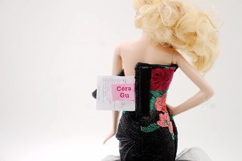 [فستان مصنوع يدويًا مناسب للدمية مصنوع يدويًا ومطرز بالزهور الكلاسيكية وفستان حورية البحر الأسود/فستان الأميرة مناسب لدمية مقاس 12 بوصة (الدمى غير متضمنة) in Kuwait