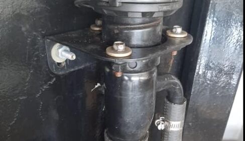 يناسب حامل الرقبة الذي يحتوي على وقود الديزل/الغاز لسيارة Chevy GMC Dodge Ford المسطحة أو الشاحنات in Kuwait