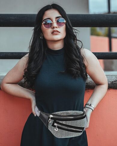 ZLM BAG US Dazzling Rhinestones Fanny Pack Slide Zip Waist Pack Chest Bag Phone Purse Wide Straps Crossbody Shoulder Bag in Kuwait