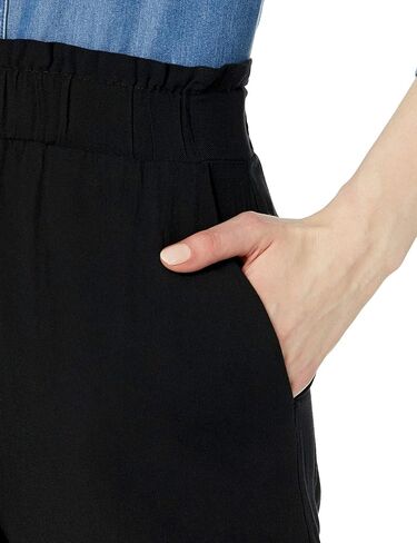 Goodthreads Women's Fluid Twill Lightweight Pull-on Short in Kuwait