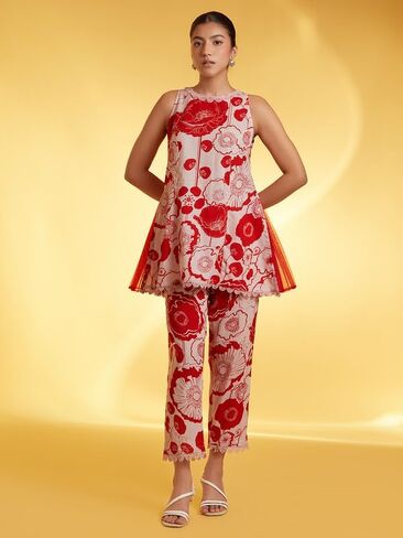 طقم كورتا بدون أكمام مع بنطال للنساء/البنات برقبة دائرية مطبوعة على الطراز الهندي من ذا لوم، توب كورتي مسحوق وردي وأحمر in Kuwait