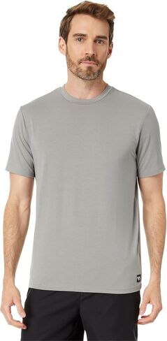 RVCA Mens Sport Regular Fit Athletic Breathable Tees in Saudi Arabia