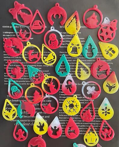 Szecl 4 قطع عيد الميلاد حلق قالب السيليكون مع ثقب قطرة الماء شكل دائري شجرة عيد الميلاد الثلج الأيائل ندفة الثلج قلادة قالب الصب سانتا كلوز هدية صندوق عيد الميلاد جرس المفاتيح الايبوكسي الراتنج قالب DIY الحرفية in Kuwait