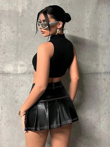 WDIRARA Women's PU Leather High Waist Skirt Heart Print Cut Out Pleated Stretchy Mini Party Skirt in Kuwait