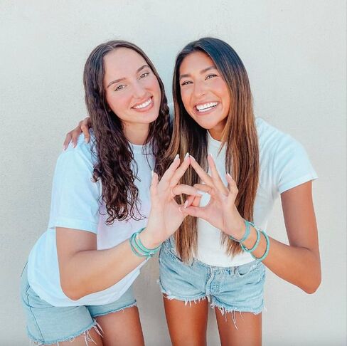 سوار بورا فيدا - زيتا تاو ألفا ميرش - أساور ممتدة في نادي نسائي in Kuwait