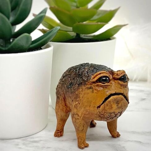 Grumpy Frog Statue Ugly Angry Frog Statue Outdoor Garden Plant Decorations for Pots Novelty Home Office Desktop Decoration Unique Weird Gift (1 Pack) in Saudi Arabia