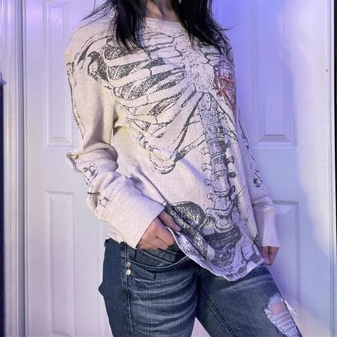 Women Y2K Grunge T Shirt Emo Aesthetics Graphic Tops Teen Girl Vintage Baggy Goth Tops Harajuku Punk Grunge Clothes in Kuwait