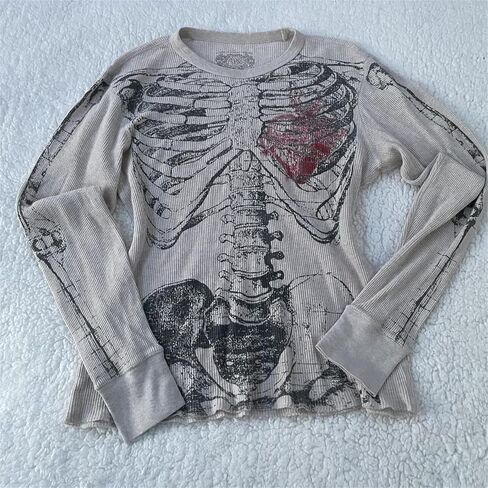 Women Y2K Grunge T Shirt Emo Aesthetics Graphic Tops Teen Girl Vintage Baggy Goth Tops Harajuku Punk Grunge Clothes in Kuwait