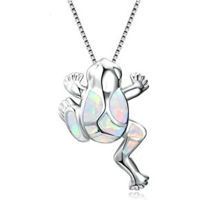 Cute Hanging Frog Pendant Necklace Vintage Silver Plated Funny Animal Necklace for Women Men Children
