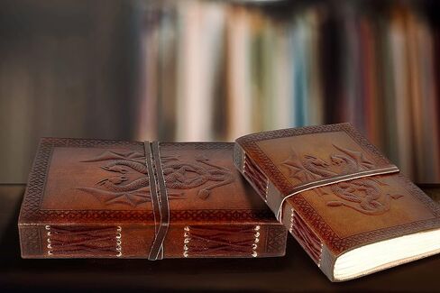 مجلة جلدية عتيقة، لوحة كتابة جلدية، دفتر ورق فارغ غير مبطن منقوش عليه تنين للسفر والمكتب والأفكار والرسم مع ربطة عنق ملفوفة، هدية للرجال والنساء، بني 7 × 5 بوصات in Kuwait