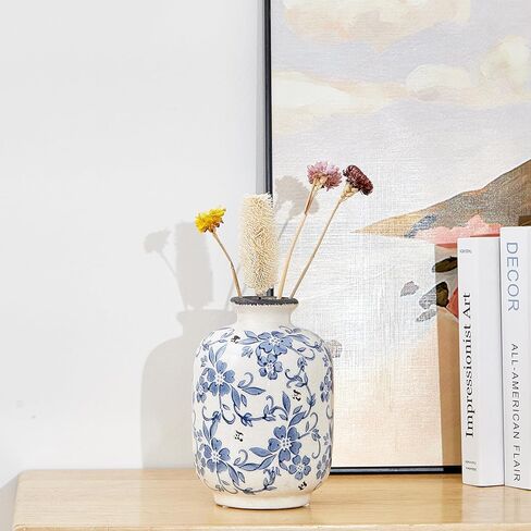 مزهرية من البورسلين الأزرق والأبيض، مزهرية من السيراميك لديكور المنزل، مزهريات للمطبخ، غرفة النوم، غرفة المعيشة، الحمام، وديكورات الطاولة المركزية على الرف (مثبت صغير) in Kuwait