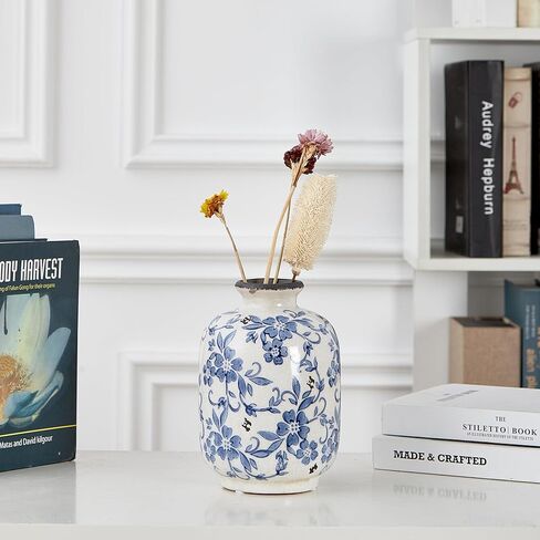 مزهرية من البورسلين الأزرق والأبيض، مزهرية من السيراميك لديكور المنزل، مزهريات للمطبخ، غرفة النوم، غرفة المعيشة، الحمام، وديكورات الطاولة المركزية على الرف (مثبت صغير) in Kuwait