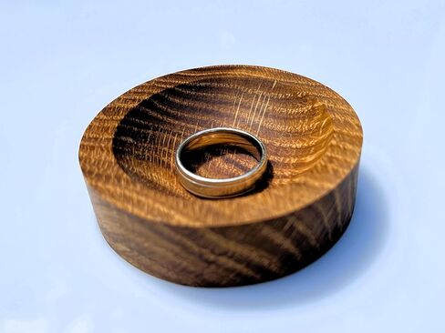 طبق خاتم خشبي حامل حلقة خشبية صينية مجوهرات من خشب البلوط الصلب مدمجة 2.5 بوصة مستديرة × .5 بوصة زفاف عميق وخطوبة الذكرى السنوية هدية عيد ميلاد مصقول يدويًا ناعم وطبيعي غير لامع in Kuwait