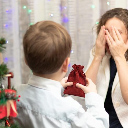 أكياس هدايا برباط لعيد الميلاد من Naler، حقيبة هدايا من الخيش لحفلات الزفاف باللون الأحمر لعيد الميلاد المجيد وتقويم الشتاء وحفلات العطلات، 24 قطعة in Kuwait