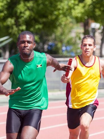 Zhehao التتابع باتون المسار باتون الألومنيوم الميدان سباق الهراوات تشغيل عصا للطلاب مكتب كلارك أدوات السباق الميداني في الهواء الطلق، 3 قطع in Kuwait