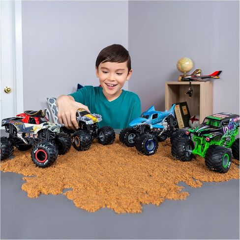Monster Jam, Official Monster Mutt Monster Truck, Die-Cast Vehicle, 1:24 Scale in Saudi Arabia