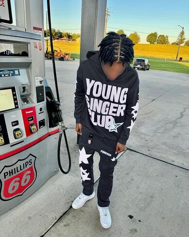 Amiblvowa Y2K Hoodie Men Women Spider Letter Graphic Hoodies Vintage Aesthetic Grunge Sweatshirt Pullover Harajuku Jacket in Saudi Arabia