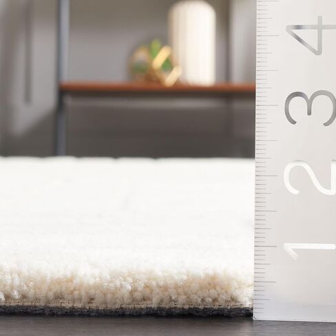سجادة SAFAVIEH Ebony Collection Runner - 2'3" x 8'، عاجية، تصميم هندسي، مثالية للمناطق ذات حركة المرور العالية في المدخل والمطبخ والحمام (EBN802A-28) in Saudi Arabia