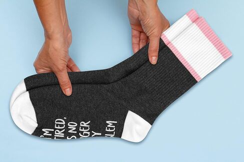 If You Can Read This The Queen Has Retired, Happy Retirement Gifts For Women Socks Size 5.5-11, Gifts for Families Friends on Birthday Thanksgiving Christmas Day - A53 in Kuwait