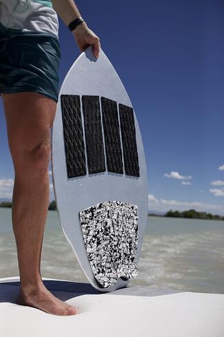 منصات جر Shaka Pro EVA لركوب الأمواج (الأمامية والخلفية) - 7 قطع قابلة للتعديل مع لاصق 3M - أقصى قبضة ماسية مع شريط الركل والقوس - تناسب جميع أحجام الألواح in Kuwait