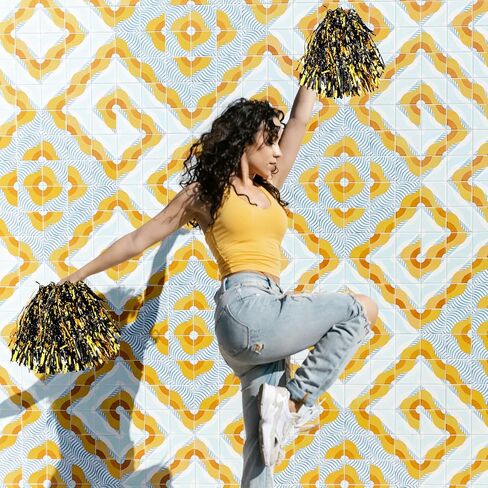 esluker.ly 12 حزمة من كرات بوم التشجيع مع مقبض باتون، كرات معدنية من رقائق معدنية بوم بومس زهور يدوية للتشجيع للرياضة، كرة الرقص، فستان فاخر للحفلات الليلية (أزرق/فضي) in Kuwait