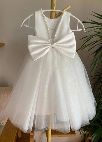Glitter Tulle Flower Girl Dress V-Back Girls Party Dress with Pearls Princess Full-Length Bow-Knot Pageant Dress in Saudi Arabia