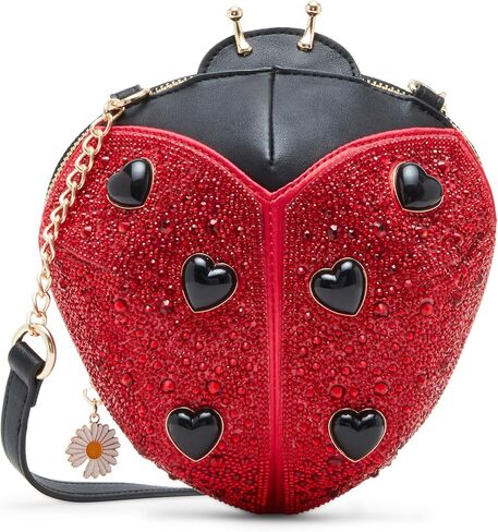 سيدة بيتسي جونسون في Crossbody الأحمر in Saudi Arabia