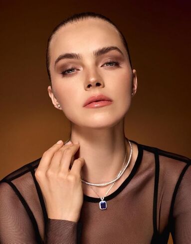 عقد بقلادة من الياقوت الازرق المزروع في المختبر 7.40 قيراط للنساء من الياقوت الازرق مع هالو الياقوت الابيض عيار 14 قيراط على الفضة يأتي مع صندوق هدايا in Kuwait