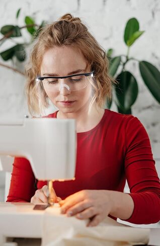 نظارات مكبرة بنسبة 200% من OKH مع ضوء، نظارات تكبير مضاءة بإضاءة LED قابلة لإعادة الشحن، نظارات مكبرة بدون استخدام اليدين للعمل عن قرب، والحرف اليدوية، والمجوهرات، والقراءة، والهوايات in Kuwait
