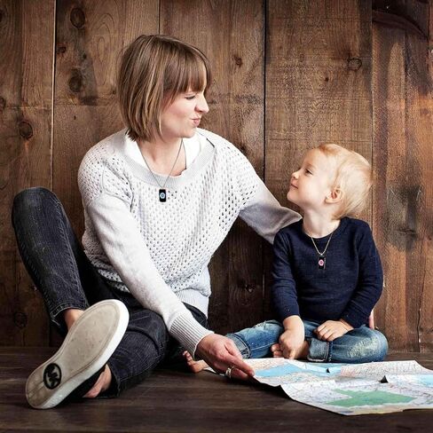 قلادات تعمل باللمس لمسافات طويلة، أرسل رسالة نصية قصيرة SOS، اتصال ذكي عن بعد اهتزاز وقلادة مضيئة للأزواج العلاقة الصديقة والصديقة والأسرة تمر على الحب وملكة جمال الهدايا مجوهرات الذهب الأسود in Kuwait