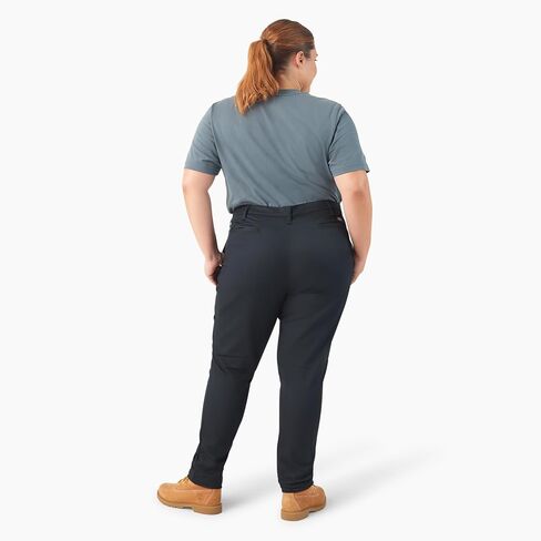 بنطال Dickies النسائي Super Flex Twill نحيف in Saudi Arabia