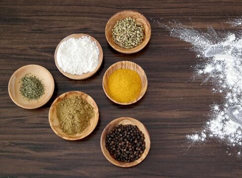 مجموعة أوعية صغيرة من خشب الزيتون مكونة من 3 أوعية مصنوعة يدويًا أوعية صغيرة خشبية مصنوعة يدويًا in Saudi Arabia