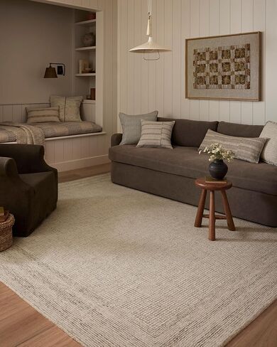 مجموعة Loloi Amber Lewis Windsor Collection WIN-01 عاجي/حجري 7'-9" x 9'-9"، .50 بوصة ارتفاع الوبر، سجادة المنطقة in Kuwait