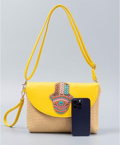 احصل على محافظ بمقبض من القش، حقيبة كروس للعطلات الصيفية على الشاطئ للنساء، حقائب يد بمحفظة على شكل ظرف منسوجة in Kuwait