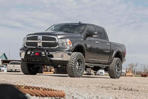 طقم رفع Rough Country 6 بوصات مع صدمات N3 لـ 2009-2018 Ram 1500 2WD | V8-30830 in Saudi Arabia