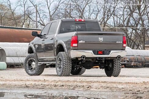 طقم رفع Rough Country 6 بوصات مع صدمات N3 لـ 2009-2018 Ram 1500 2WD | V8-30830 in Saudi Arabia